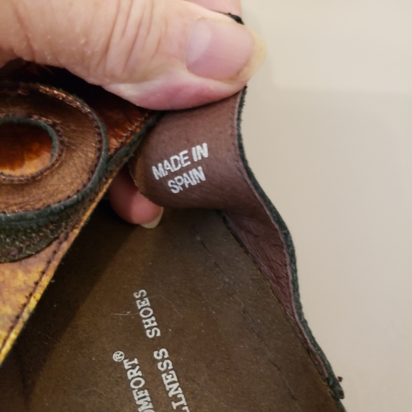 NEW ELLE SHOES MULTI COLOR GOLDS AND BROWNS SIZE 9 VELCRO COMFORT 25.00 OFFER - Picture 5 of 10